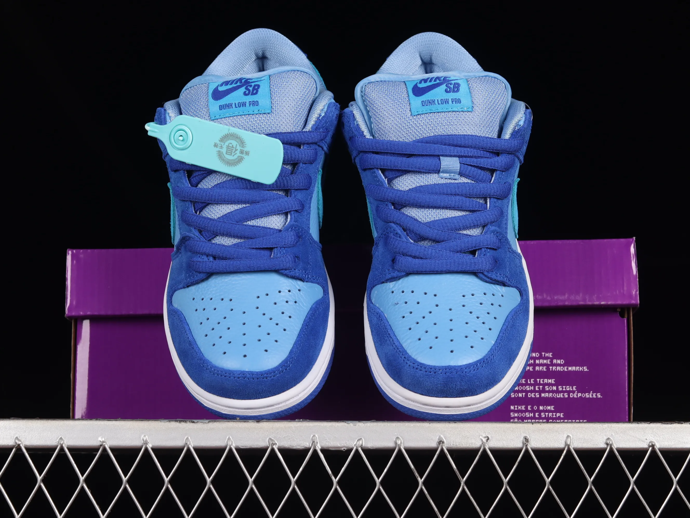 All categories Nk SB Dunk series Nk SB Dunk Low low-top sneakers F version Nk SB Dunk Low Blue Raspberry blue raspberry SB low-top sports and leisure sneakers DM0807-400